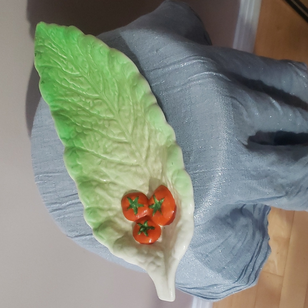 Vintage Royal Winton Grimwades Lettuce Leaf Tomato Majolica Dish.